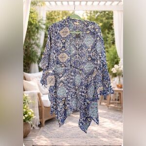 Hollister Blue and Cream Patterned Kimono Top